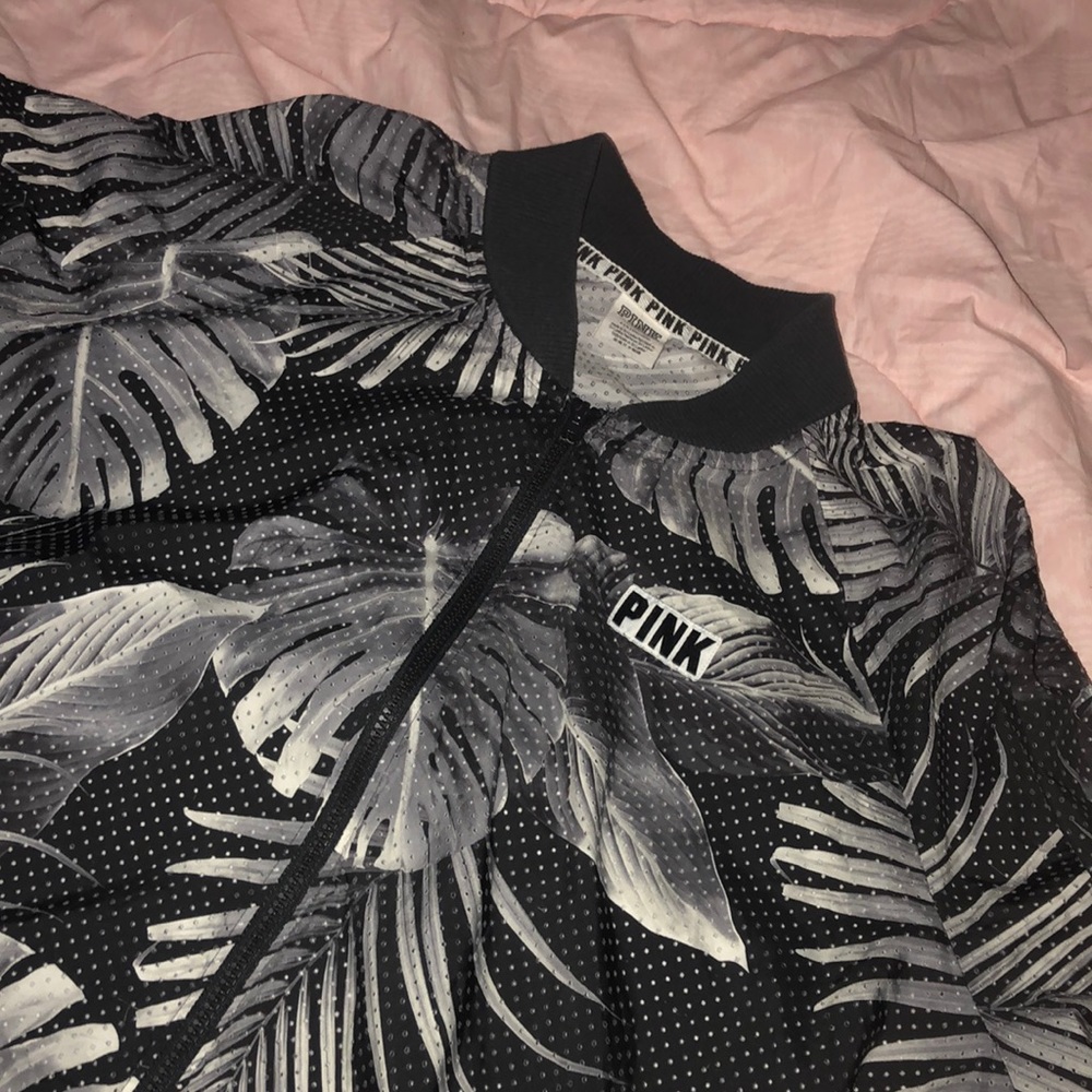 Victoria’s Secret PINK Zip-Up Floral Jacket 💗